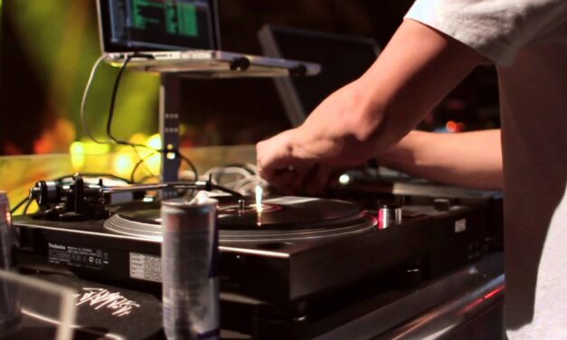 RED BULL TURN IT UP. il contest di DJ arriva per la prima volta in Italia, a Bari, il 23 marzo