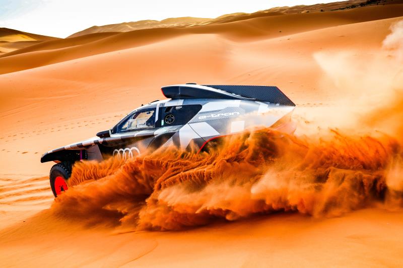 Audi RS Q e-tron: un centro di controllo hi-tech nel deserto