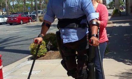 Esoscheletro per paralitici: come aiutare le persone con disabilità. La tuta bionica ReWalk