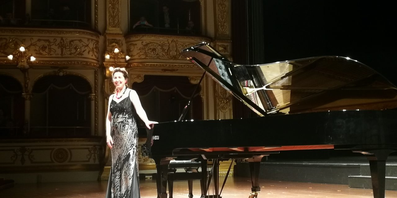 Fondazione Petruzzelli. La pianista di fama mondiale Angela Hewitt in concerto il 7 aprile