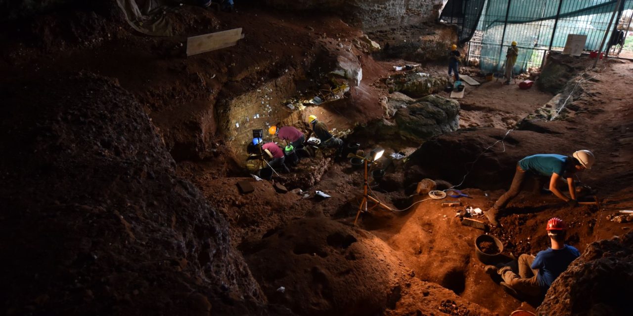 Gli antenati dei Neanderthal a Grotta Romanelli a Castro (Lecce)