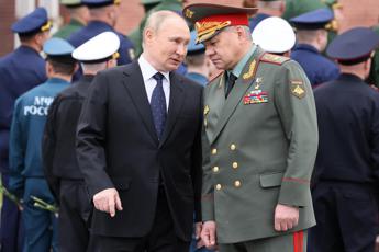 Russia, Shoigu: “Più armi per la guerra contro Ucraina”