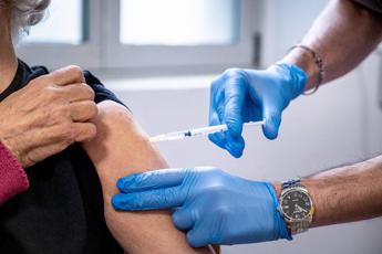 Covid, Oms : “Senza vaccini 4 milioni di morti in Europa, salvate 1,4 milioni di vite”