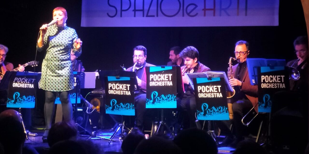 Grande successo da SPAZIOleARTI a Molfetta per la Pocket Orchestra con Francesca Leone (video)