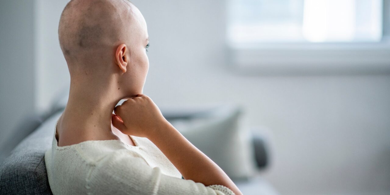 Neoplasie: screening e caschi refrigeranti per prevenire l’alopecia