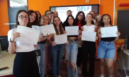 Consegna dei diplomi DELF all’Ites Lenoci di Bari