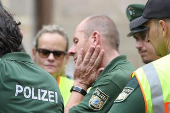 Germania, 4 morti in sparatoria: un bimbo tra le vittime, arrestato un soldato