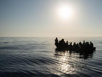 Migranti, Piantedosi: “Da inizio anno arrivi in Italia -65%, segnale positivo”