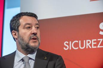 Piano casa, Salvini: “Nessun premio per chi ha villa abusiva in zona sismica”