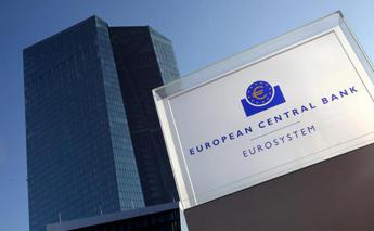 Bce tiene i tassi fermi, invariate prospettive inflazione