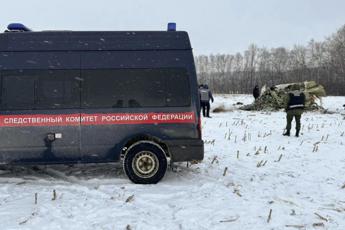 Aereo russo abbattuto a Belgorod, Ucraina: “Missili e persone a bordo”