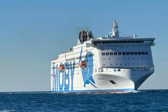 Al porto di Livorno la Moby Legacy gemella del traghetto più grande del mondo, Moby Fantasy