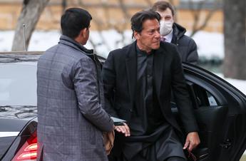 Pakistan, nuova condanna per ex premier Imran Khan: altri 14 anni per corruzione
