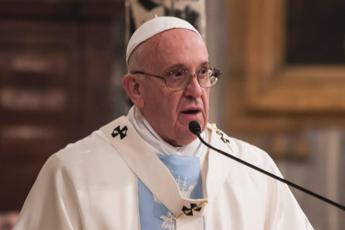 Papa: “Tanti, troppi civili vittime inermi nelle guerre, c’è tanta crudeltà”