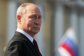 Putin, ecco la dacia segreta con una cascata e i missili – Video