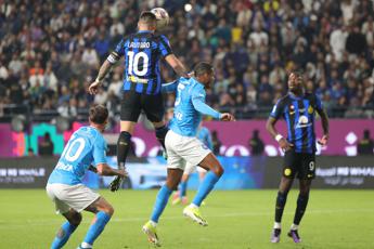 Supercoppa italiana all’Inter: gol di Lautaro, Napoli in dieci si arrende al 91′