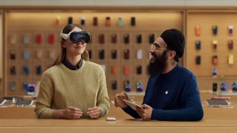 Vision Pro, prima dell’acquisto sarà necessaria una scansione del volto negli Apple Store