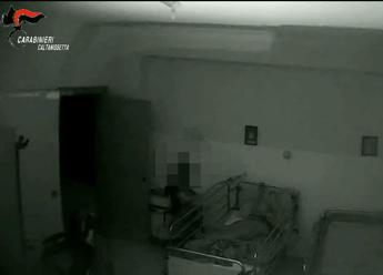 Anziani sedati e ‘ingabbiati’, sequestrata casa di riposo a Caltanissetta