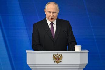 Attentato a Mosca, Putin: “Terroristi hanno ucciso come nazisti, saranno puniti”