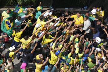 Brasile, Bolsonaro a folla oceanica: “Sono perseguitato politico”