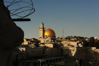 Israele limita accesso a Spianata moschee, Hamas invita a mobilitazione
