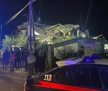 Latina, esplode bombola di gas in una palazzina a Terracina: 3 feriti gravi