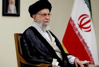 Meta contro Khamenei: l’ayatollah ‘eliminato’ da Facebook e Instagram