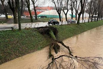 Veneto, allerta meteo rossa: scuole chiuse a Vicenza, fiumi preoccupano
