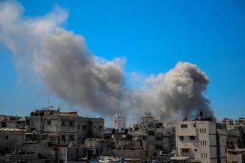 Gaza, violenti scontri nell’ospedale al-Shifa. Oggi all’Onu voto per cessate il fuoco