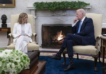New York Times: “Biden e l’improbabile alleata Meloni, uniti per difendere Kiev”