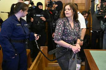Ilaria Salis, Budapest: “Non è un’eroina, dal padre gravi accuse infondate”