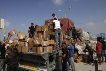 Israele riapre valico Erez per aiuti a Gaza. Nella Striscia “oltre 33mila morti”