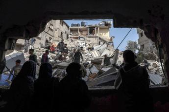 Israele: “Attacchi mirati in corso a Rafah”. Hamas dice sì a proposta di tregua