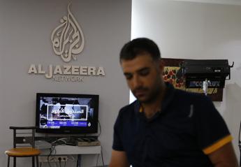 Israele ‘spegne’ al-Jazeera, blitz negli uffici a Gerusalemme Est: sequestrate attrezzature